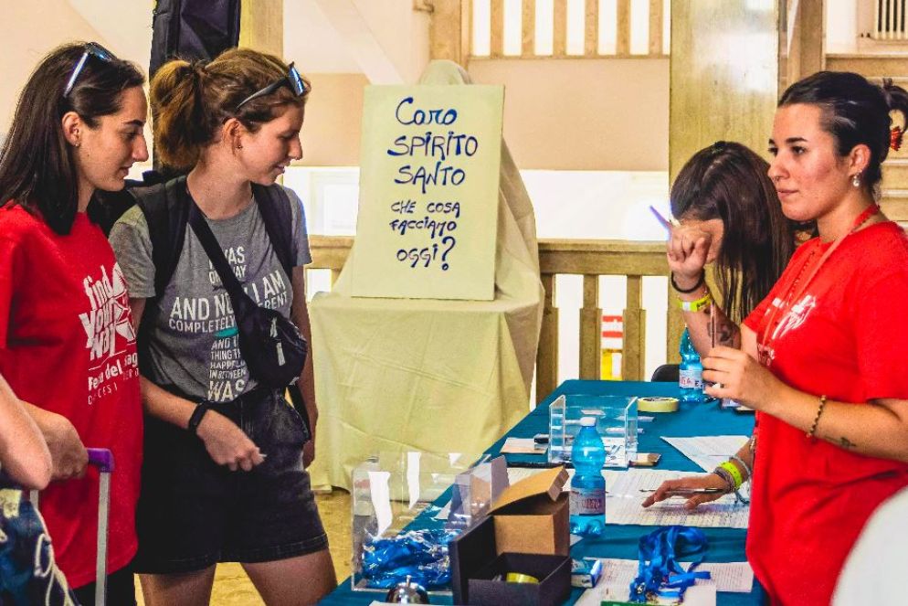 Il raduno di Fraternità a Loreto è occasione per aprirsi all'ascolto dello Spirito. E diventare missionari e testimoni del Vangelo fra i coetanei - foto Fraternità / @Magrooney