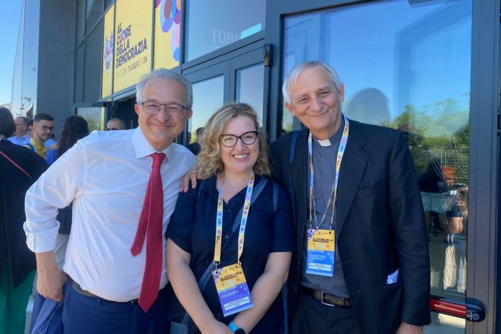 Da sinistra: Domenico Menorello, Soemia Sibillo e il cardinale Zuppi