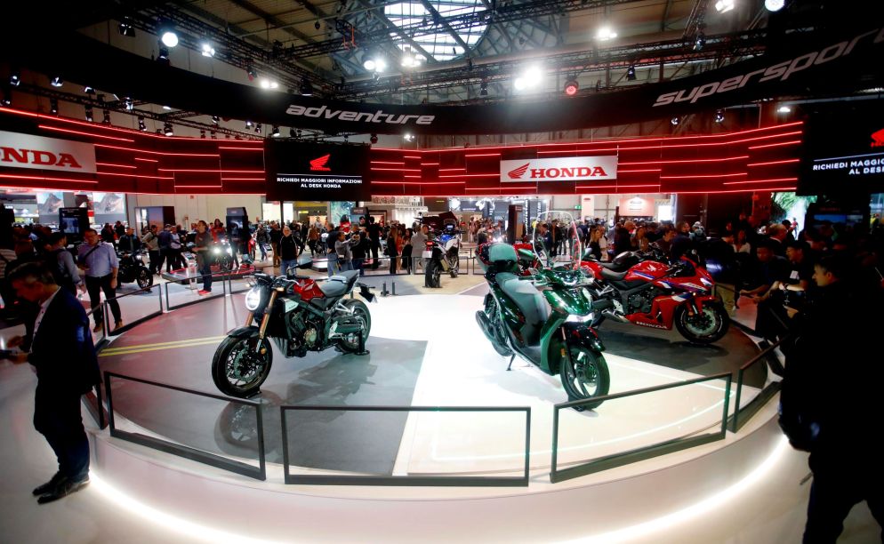 Nello stand di Honda fra i padiglioni di Fiera Milano Rho - Ansa