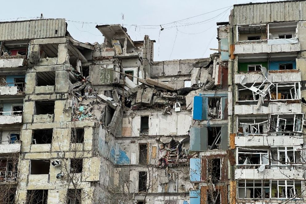 I condomini bombardati a Orikhiv lungo il fronte di Zaporizhzhia - Gambassi