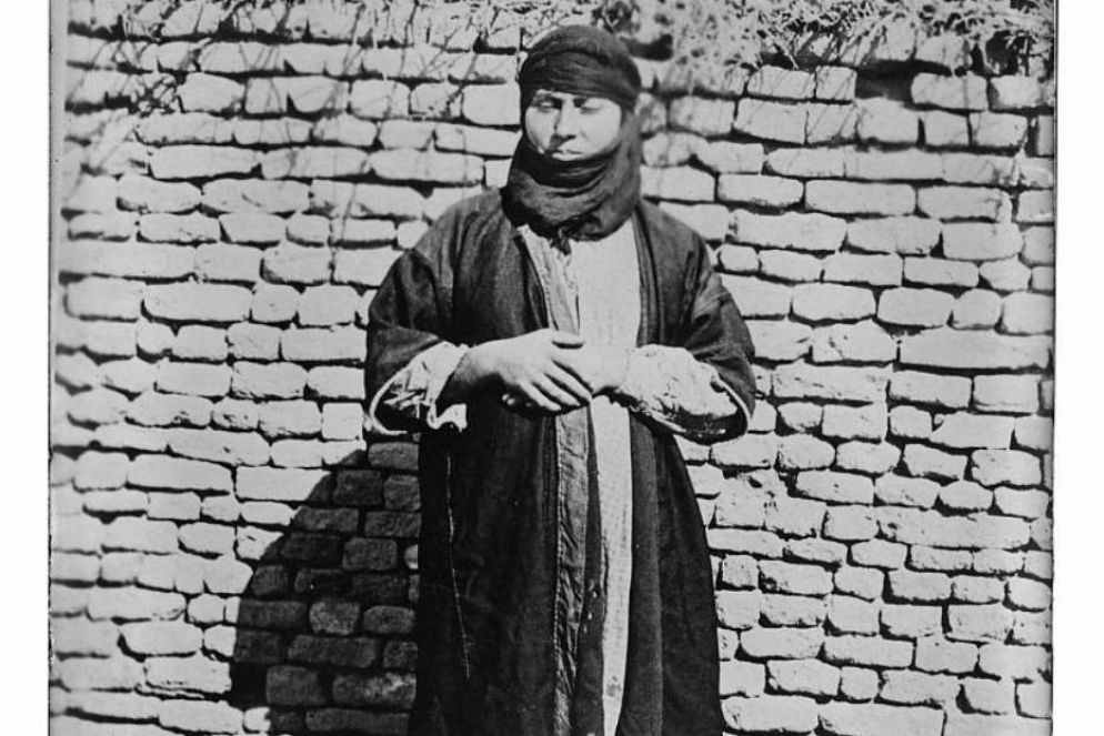 Una ragazza armena in abiti arabi, 1900 circa - Library of Congress