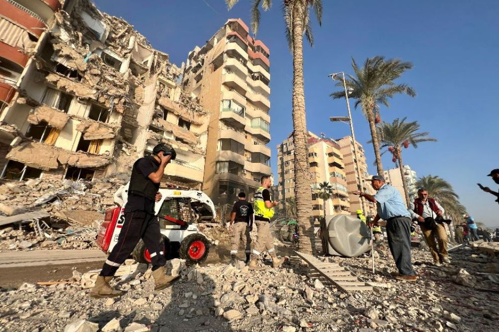 La distruzione della guerra lungo le strade di Tiro nel sud del Libano - Ansa