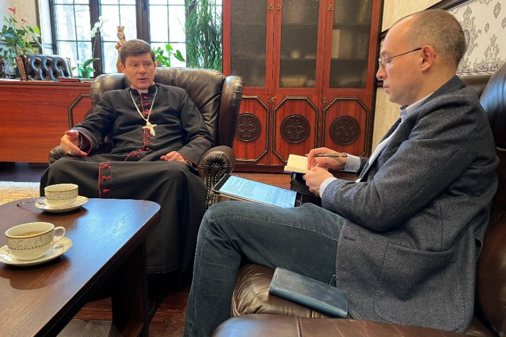 Monsignor Vitalii Kryvytskyi, vescovo latino di Kiev-Zhytomyr, durante l'ìntervista con "Avvenire" - Avvenire