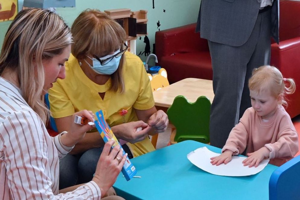 Khrystyna con la mamma all'Istituto Gaslini - Foto Gaslini