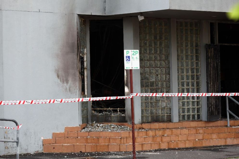 Una parete della sinagoga distrutta dalle fiamme - Ansa