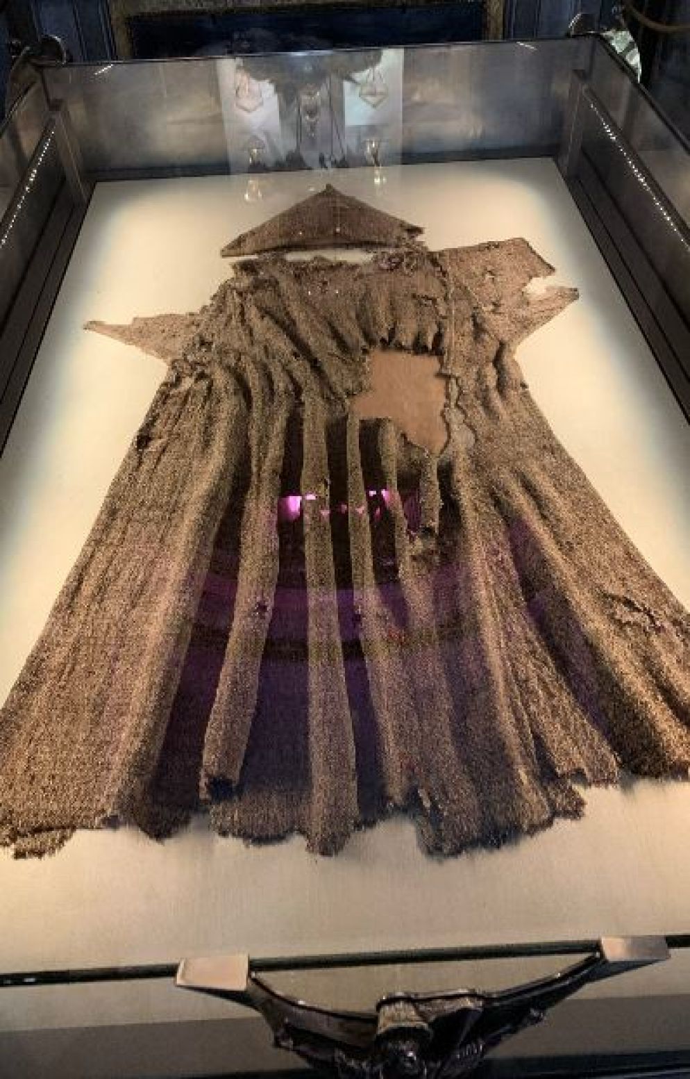 Il saio di san Francesco custodito nel santuario della Verna in provincia di Arezzo - Badaracchi