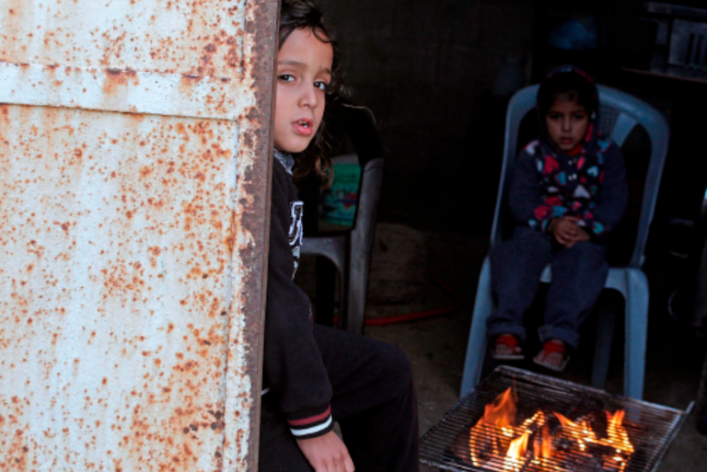 Bambini palestinesi in un campo di rifugiati a Gaza - Ansa