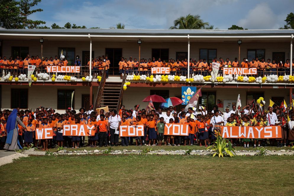 La scuola di Baro dove il Papa ha incontrato gli alunni e un gruppo di missionari - Reuters
