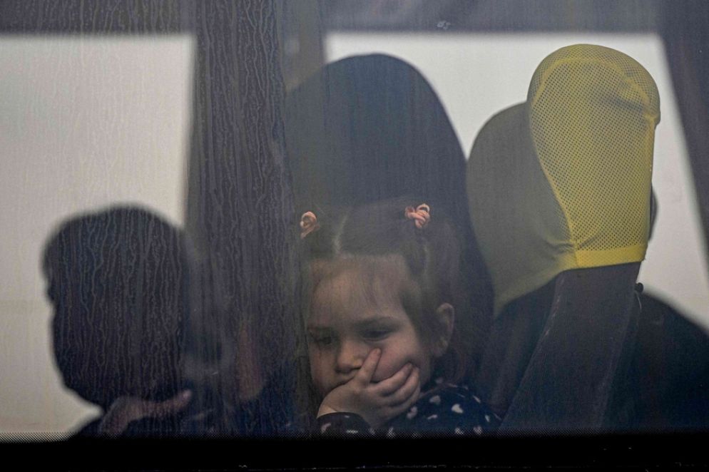 Una piccola rifugiata in fuga dall’Ucraina in guerra - Daniel Mihailescu/Afp