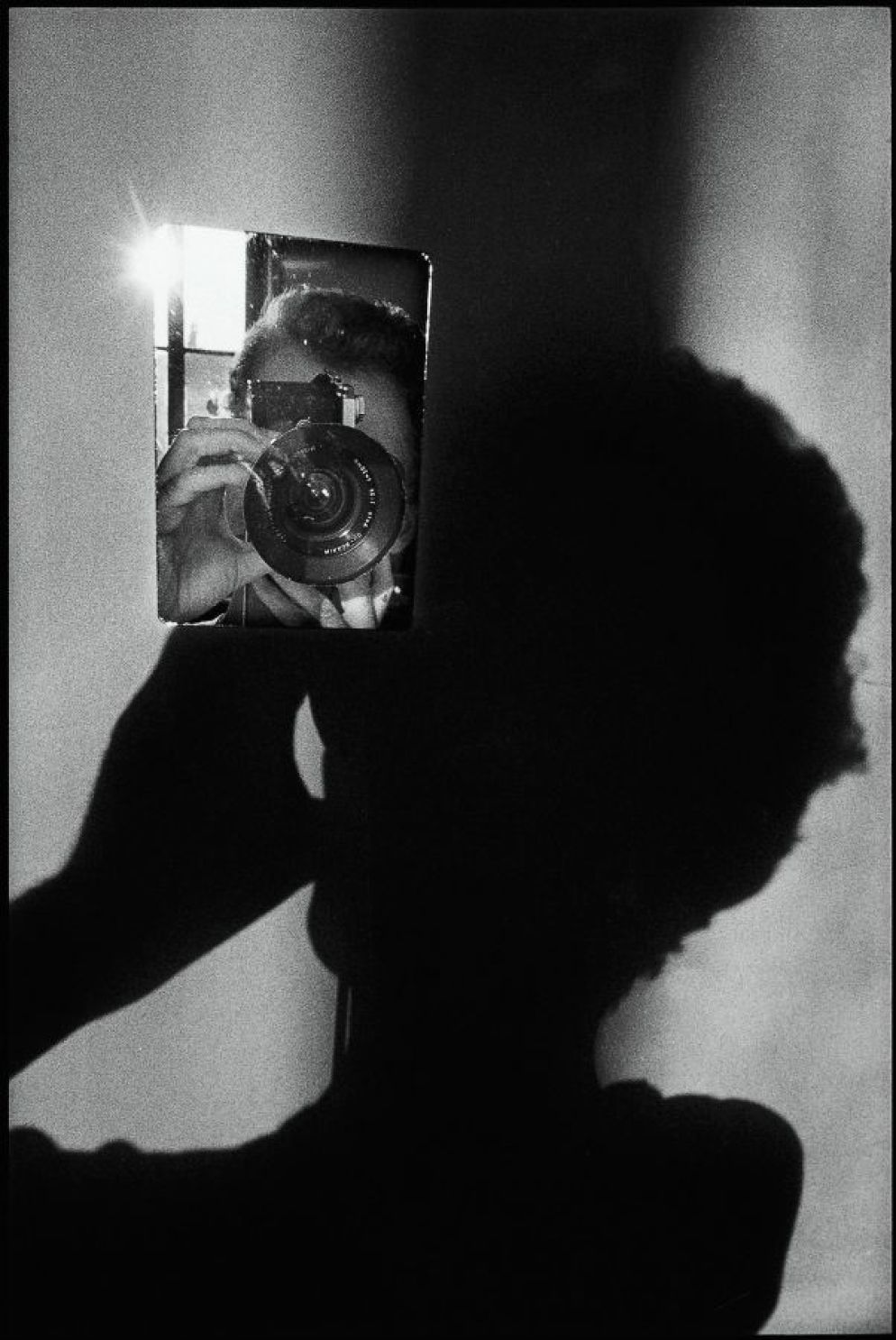 Ugo Mulas, L'Operazione fotografica, Autoritratto per Lee Friedlander, 1971 - © Eredi Mulas. Courtecy Archivio Ugo Mulas, Milano - Galleria Lia Rumma, Milano-Napoli