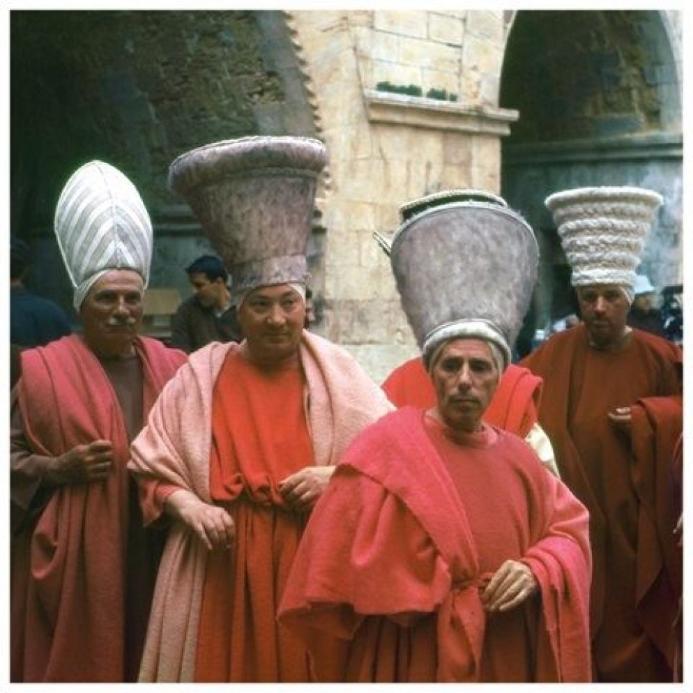 I farisei ispirati a Piero della Fracesca ne "Il Vangelo secondo Matteo" di Pasolini - Foto di Angelo Novi / Cinetecadi Bologna