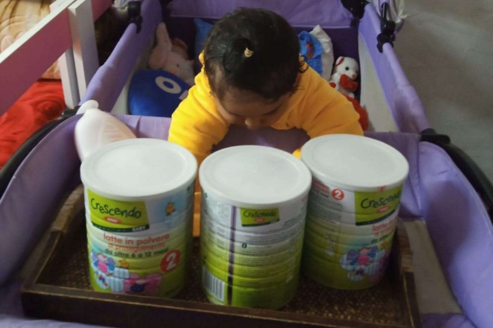 Un bambino del Libano con il “latte solidale” donato dall'Italia - Fondazione Giovanni Paolo II