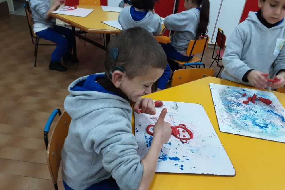 Un alunno sordo dell'Istituto Effetà voluto da Paolo VI e sostenuto dalla Fondazione Giovanni Paolo II - Fondazione Giovanni Paolo II