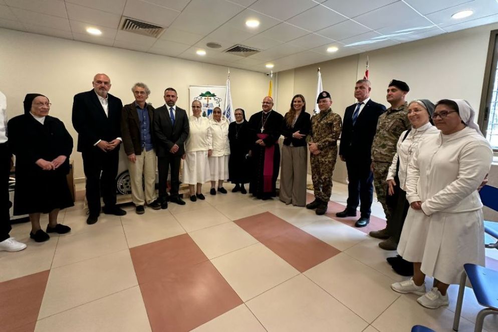 La cerimonia di consegna degli apparecchi medici giunti dall'Italia per gli ospedali di Libano e Siria - Fondazione Giovanni Paolo II