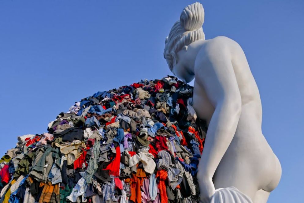 La Venere degli stracci prima dell'incendio che l'ha distrutta - ANSA/CIRO FUSCO