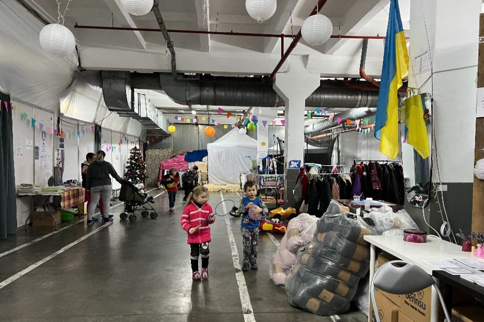 Il rifugio per gli sfollati dalle zone occupate che si trova nei sotterranei della fabbrica di vodka “Khortytsa” a Zaporizhzhia - Gambassi