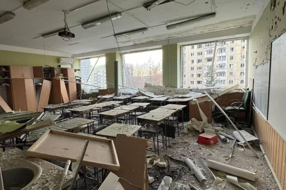 La scuola devastata dai raid russi a Leopoli - Telegram